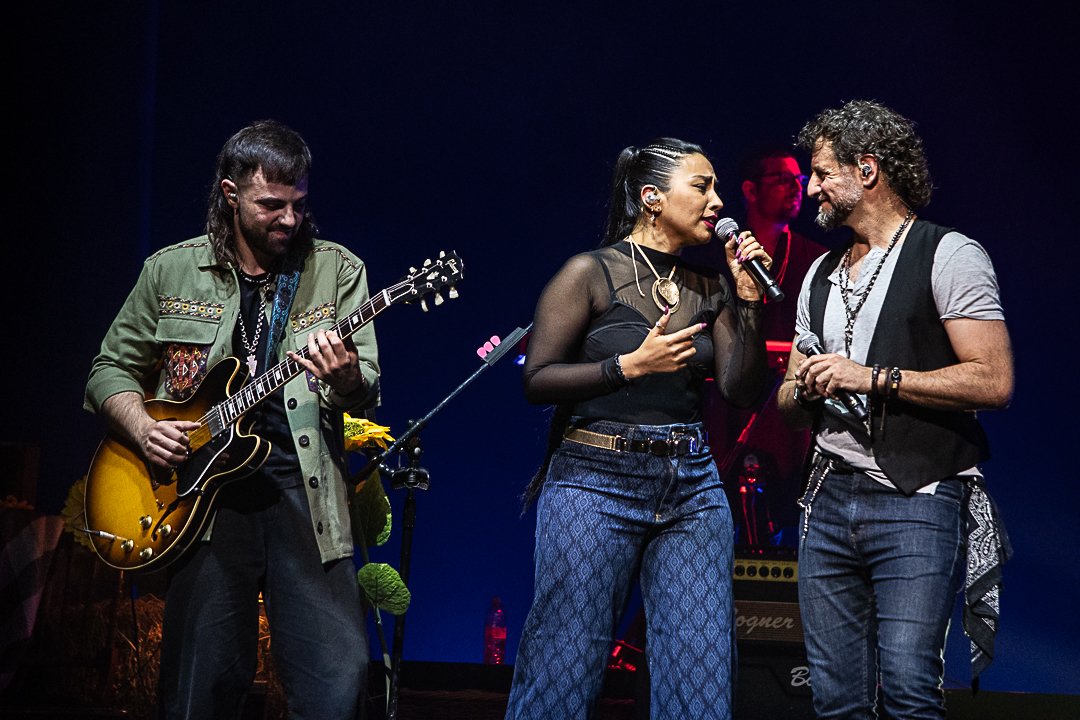 Flor Paz con Los Del Portezuelo en el Teatro Ópera